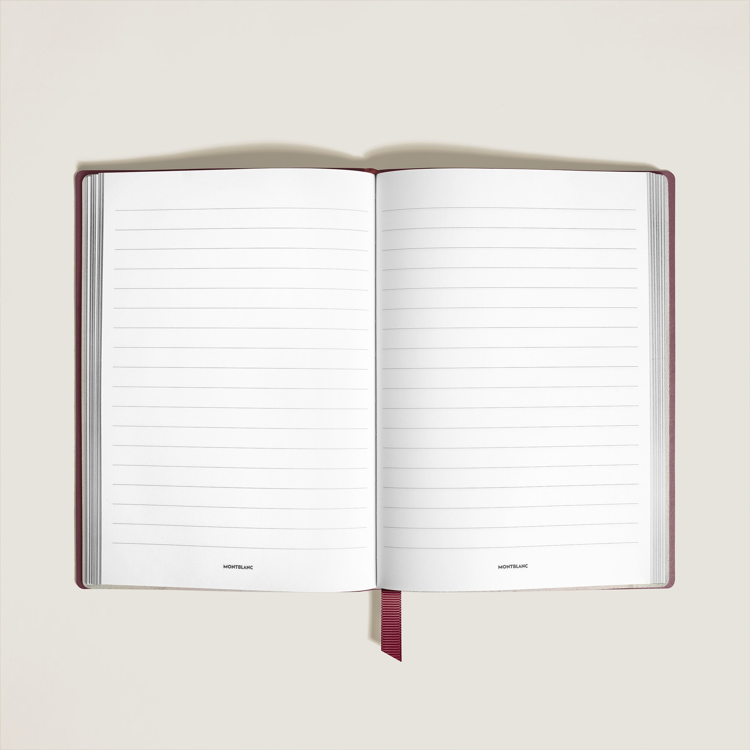 Mittelgroßes Notizbuch aus Sartorial Leder, Linierte Seiten